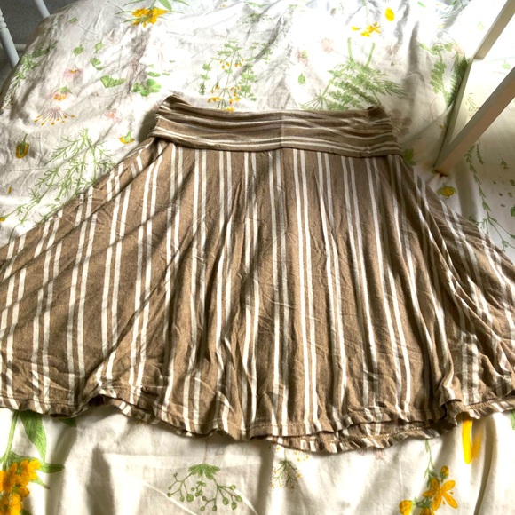 Tan and white stripped skater skirt, very soft - Picture 1 of 2